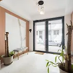 Uphome Aparthotel