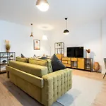 Uphome Apartmanhotel 4*