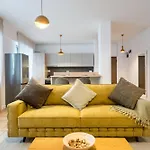 Apartmanhotel Uphome 4*