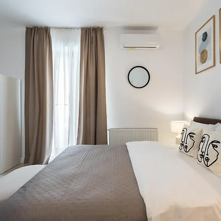 Aparthotel Uphome *