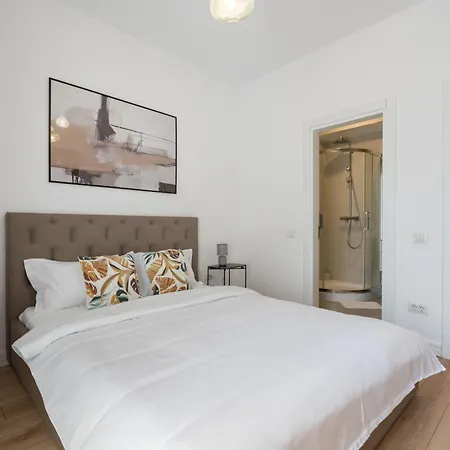Uphome Aparthotel