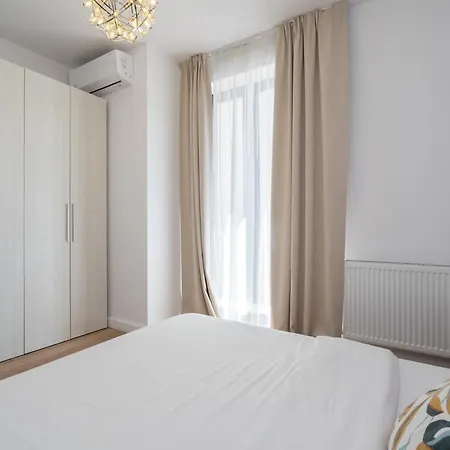 Uphome Aparthotel