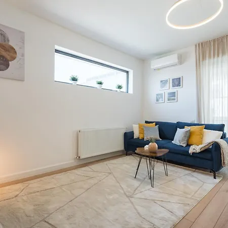 Uphome Aparthotel
