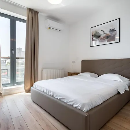 Uphome Aparthotel *
