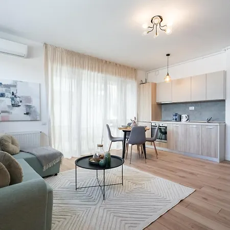 Uphome Aparthotel *