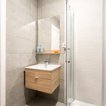 Uphome Lägenhetshotell 4*