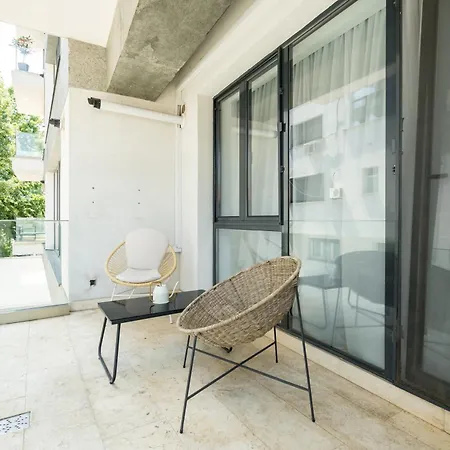Uphome Aparthotel