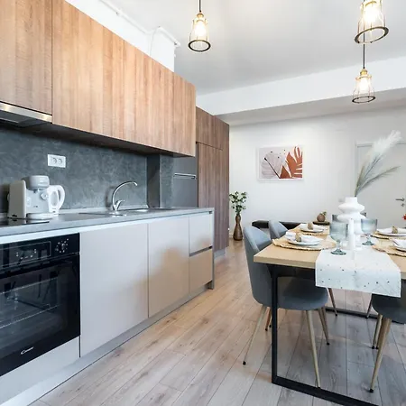 Uphome Apartmanhotel