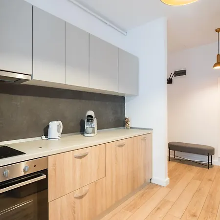 Uphome Aparthotel 4*