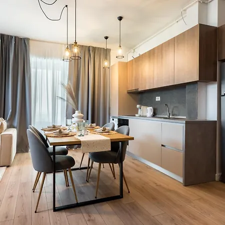 Aparthotel Uphome 4*