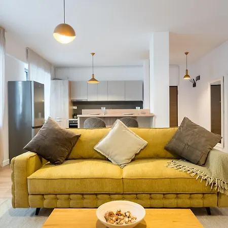 Aparthotel Uphome 4*