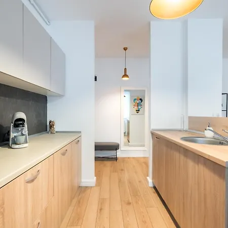 Uphome Aparthotel 4*