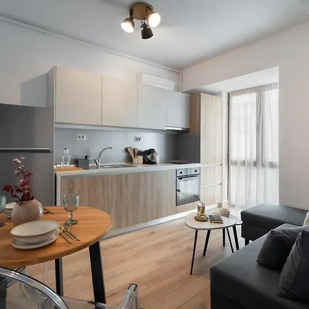 Uphome Aparthotel