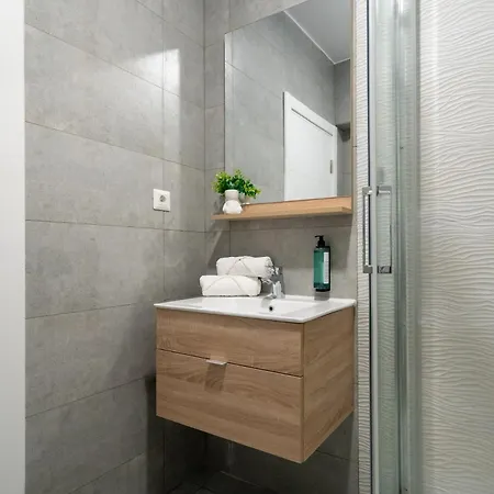 Uphome Aparthotel