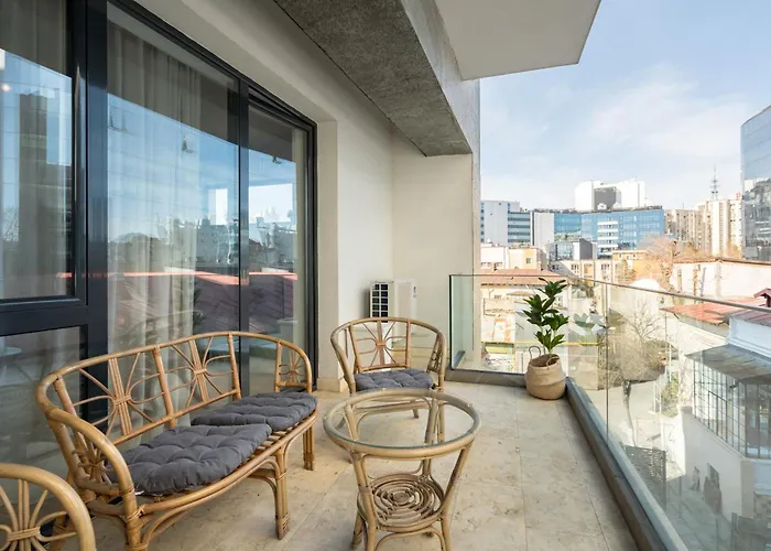 Uphome Apartahotel 4*