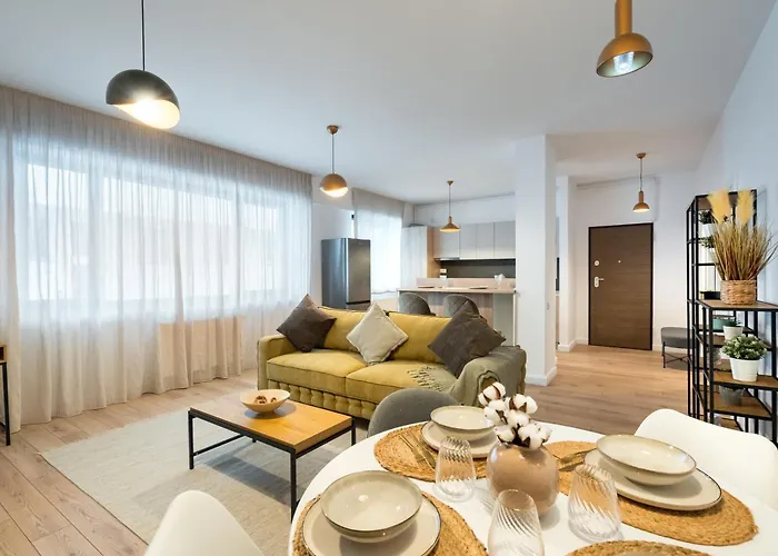 Uphome Apartahotel 4*