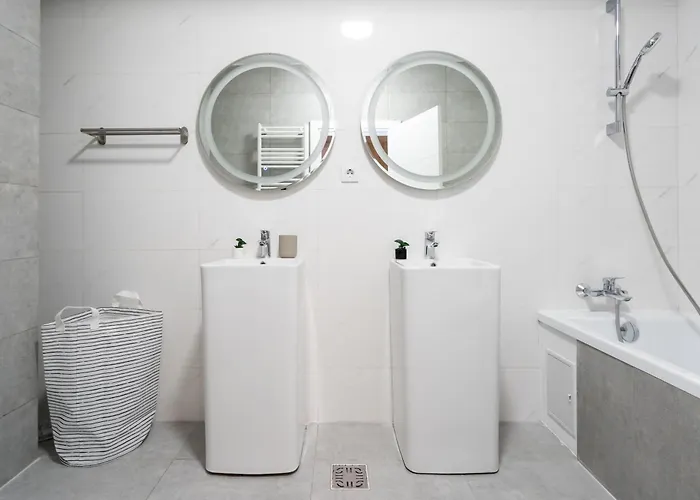 Apartahotel Uphome 4*