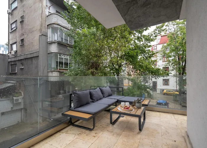 Uphome Apartahotel