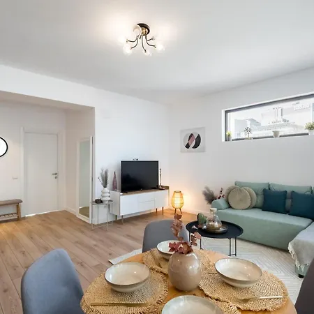 Uphome Бухарест