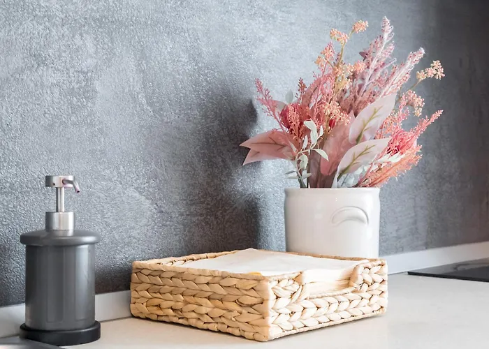 Uphome Aparthotel 4*