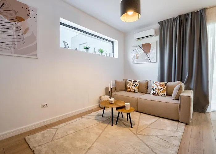 Aparthotel Uphome 4*