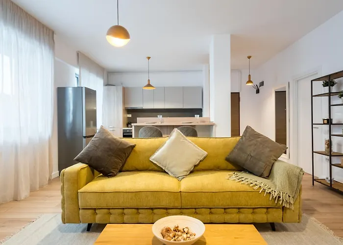 Aparthotel Uphome 4*